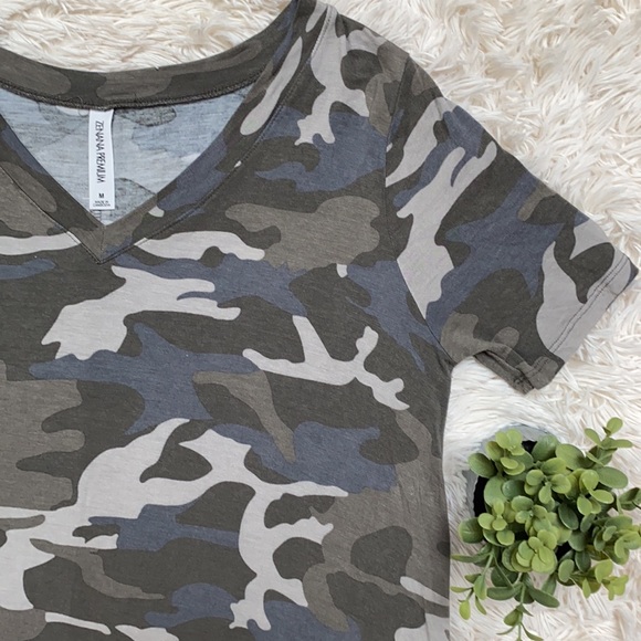 Zenana Premium V-neck Tee 💗 Camouflage - Picture 6 of 11